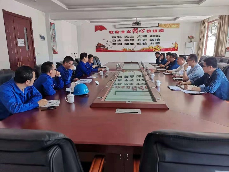 海燕集團總經(jīng)理王海峰一行7人深入黑貓焦化本部考察學(xué)習(xí)交流