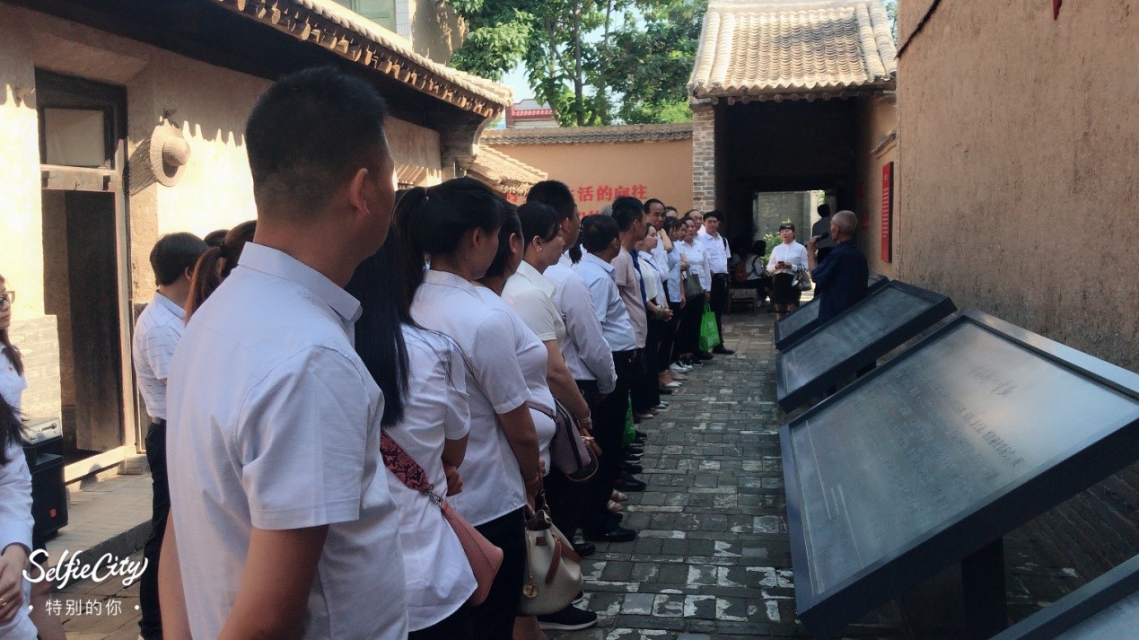 陜西黑貓黨委組織預(yù)備黨員參加韓城市兩新 組織開展的“守初心、擔(dān)使命、聽黨話、 跟黨走”主題黨建活動(dòng)